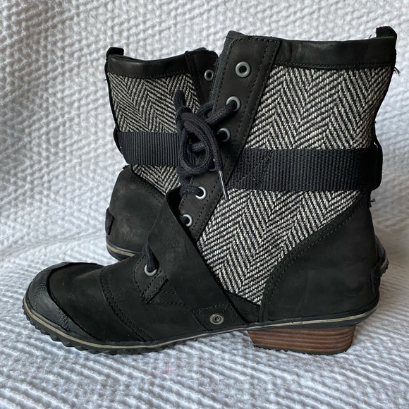 Sorel NWOT Women's Slimboot Lace Casual Boot 11 - Picture 4 of 15
